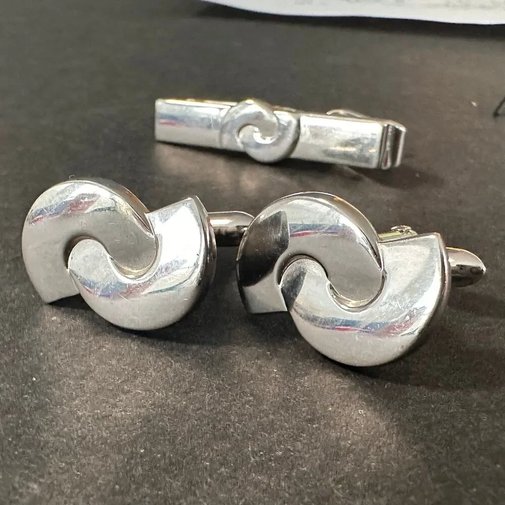 Vintage 1960s Men’s Swank Silver Tone Metal Cufflinks and Tie Clasp Set